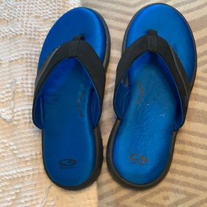 Boys flip flops